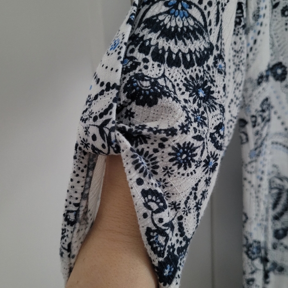 3/4 sleeve blouse - Picture 2 of 4